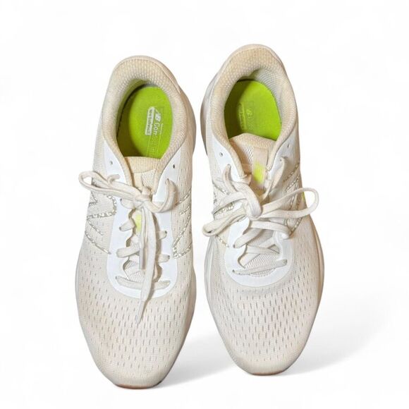 White New Balance Fresh Foam 5200GW running athletic shoes  M 9.5/W11 - Picture 2 of 8